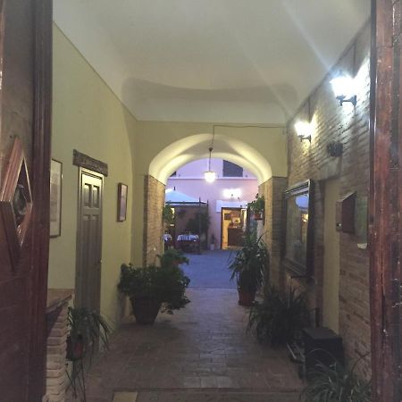 Hotel Fioriti Matelica Bagian luar foto