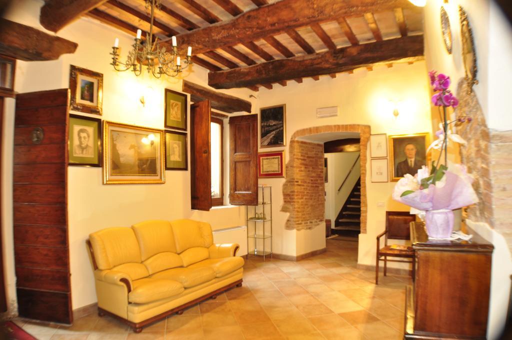 Hotel Fioriti Matelica Bagian luar foto
