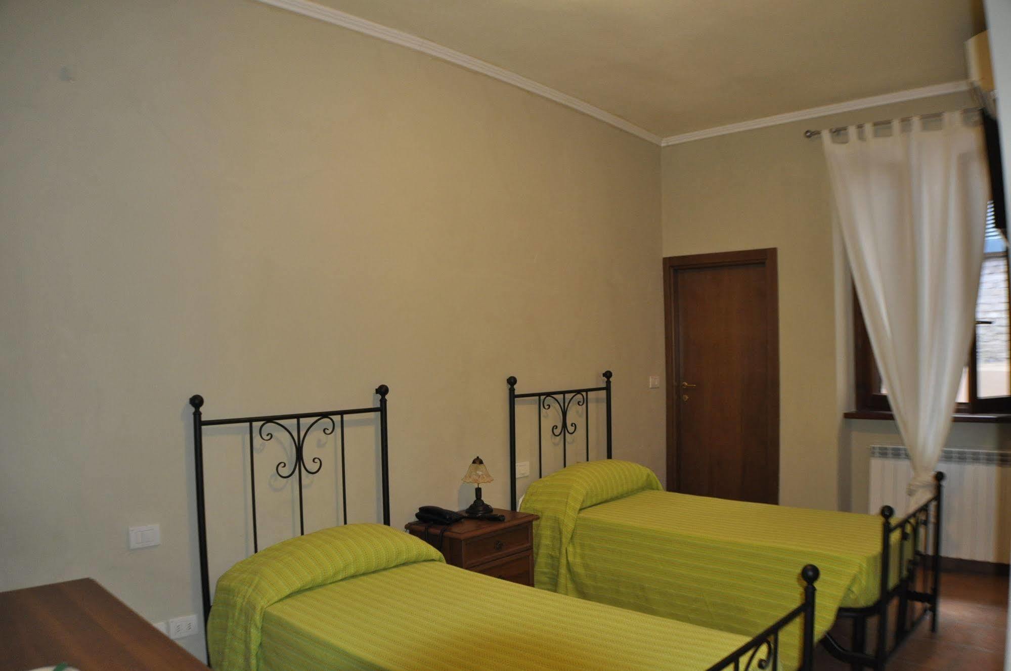 Hotel Fioriti Matelica Bagian luar foto